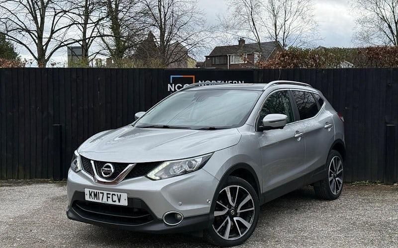Used Nissan Qashqai Tekna 131 HP (96 kW) 2017 Silver SUV