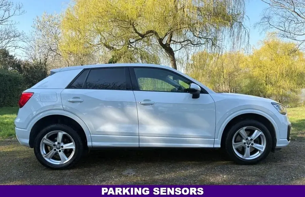 Usado Audi Q2 Sport 116 HP (85 kW) 2018 Branco SUV