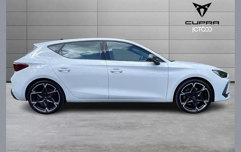 Used Cupra Leon VZ1 267 HP (196 kW) 2025 White Hatchback