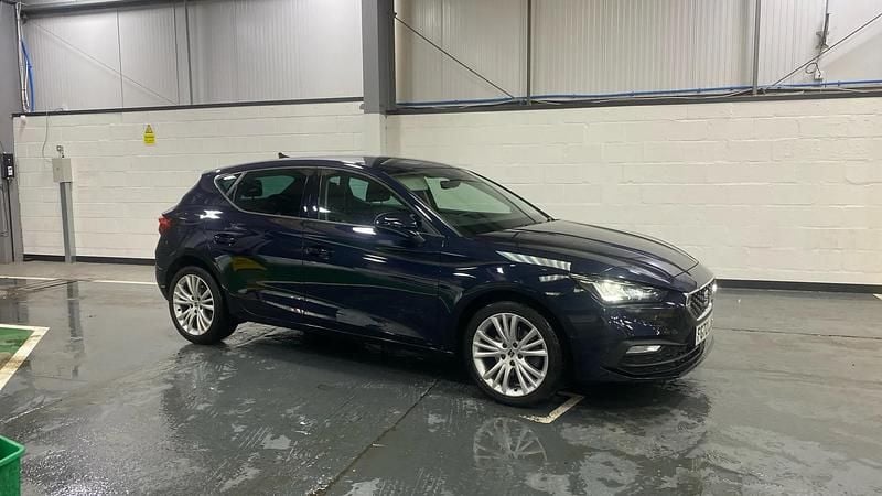 Blue Used 2022 Seat Leon SE Dynamic Hatchback | £13,298 (Fair price) - Image 1/4