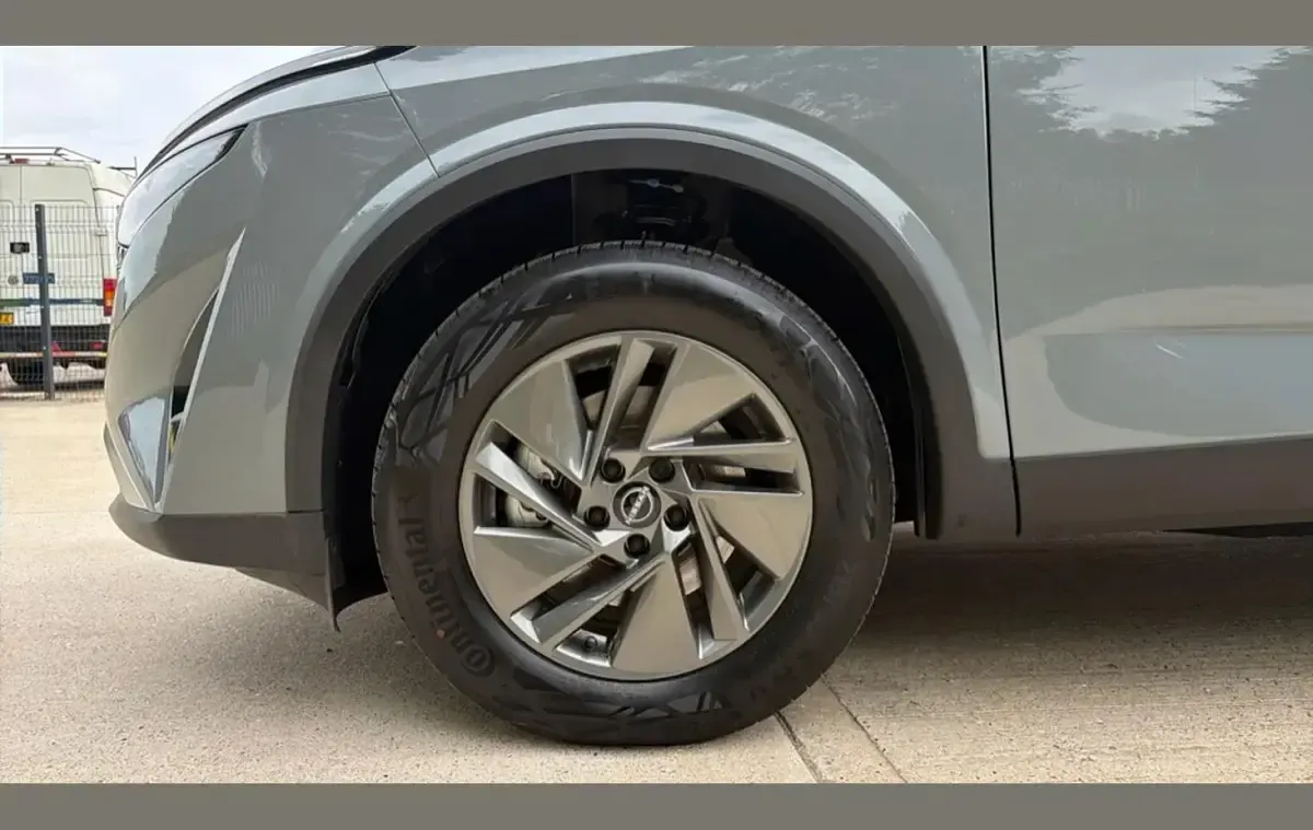 New Nissan Qashqai Acenta Premium 187 HP (137 kW) 2026 Grey SUV