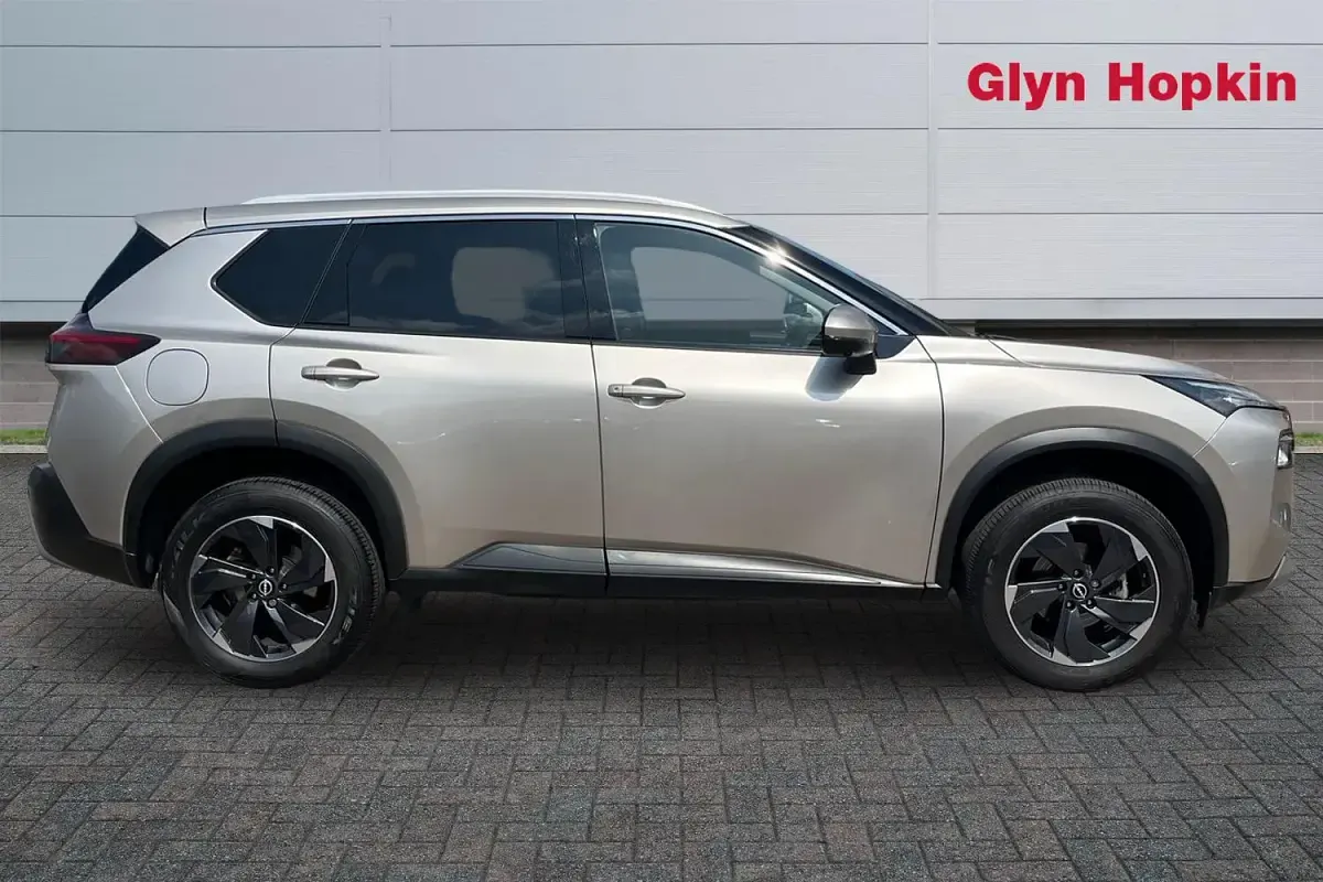 Used Nissan X-Trail N-Connecta 163 HP (119 kW) 2025 Silver SUV