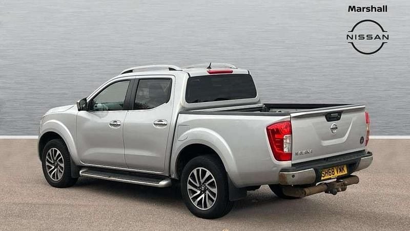 Used Nissan Navara Tekna 190 HP (139 kW) 2018 Silver Pickup