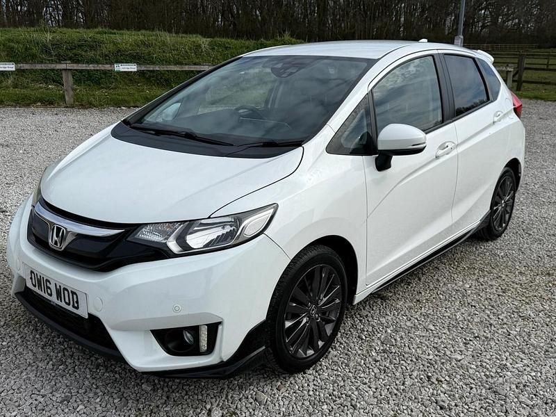 Used Honda Jazz EX 102 HP (75 kW) 2016 White Hatchback