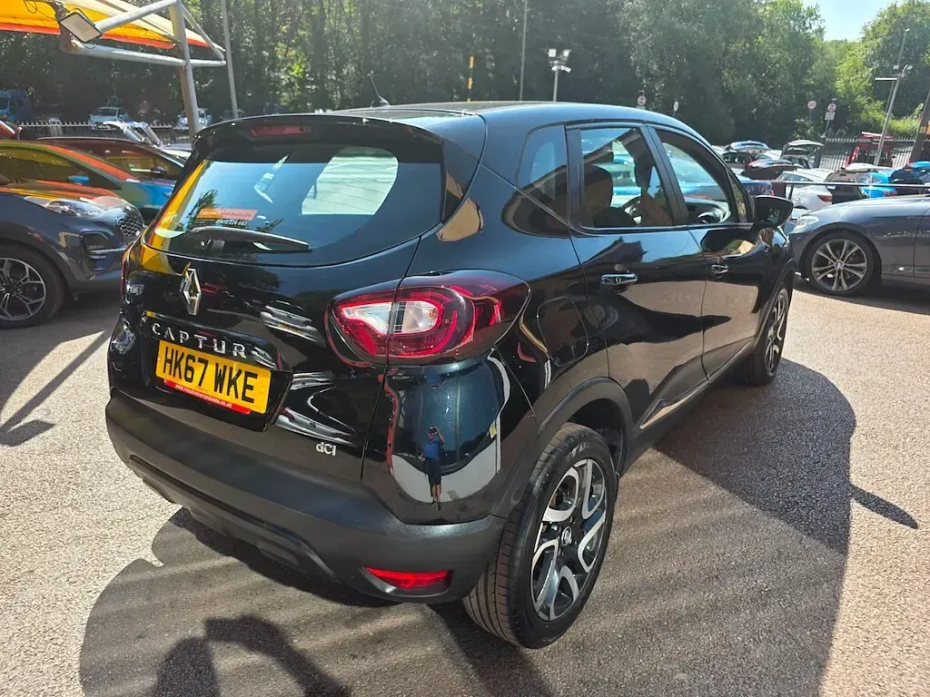 Used Renault Captur Dynamique 90 HP (66 kW) 2018 Black SUV