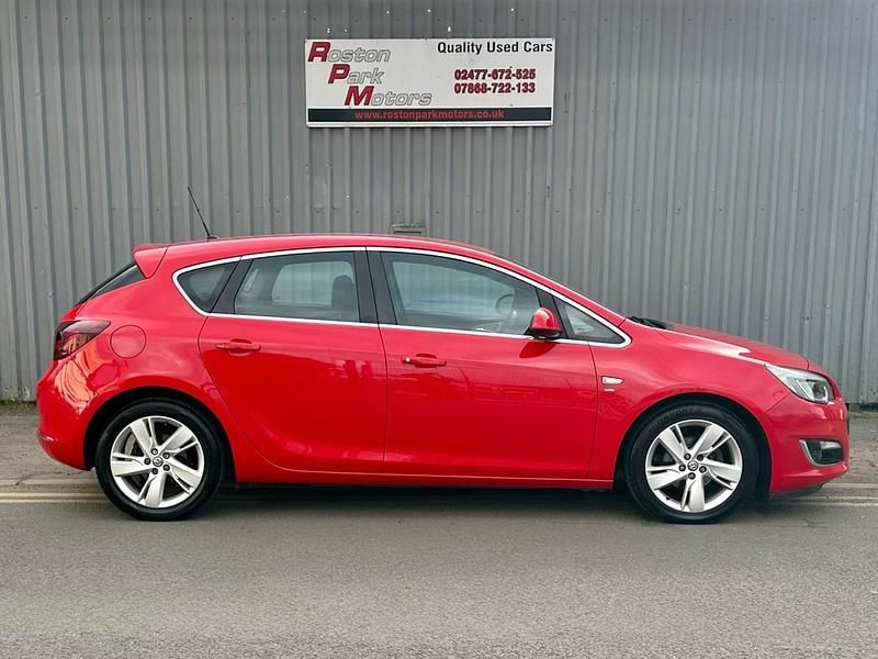 Used Vauxhall Astra SRi 2013 Red Hatchback