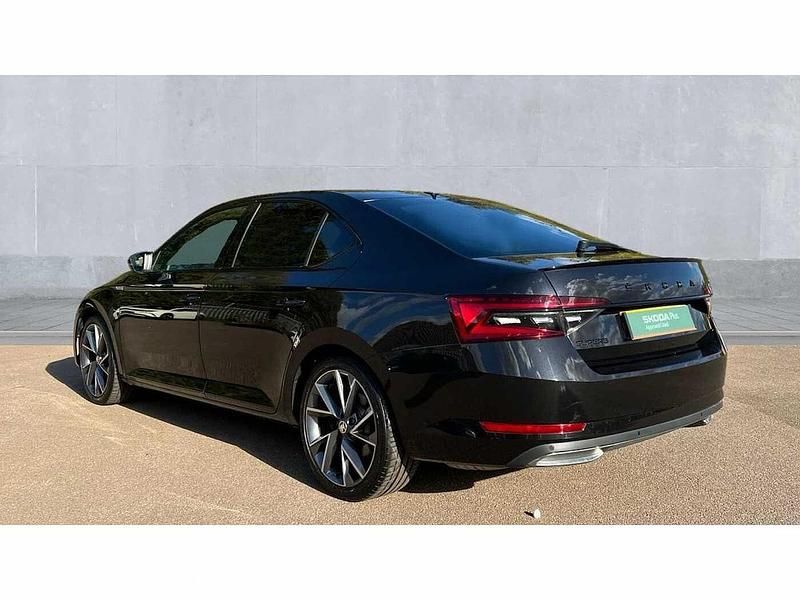 Gebraucht Skoda Superb SportlinePlus 150 PS (110 kW) 2024 Schwarz Kleinwagen
