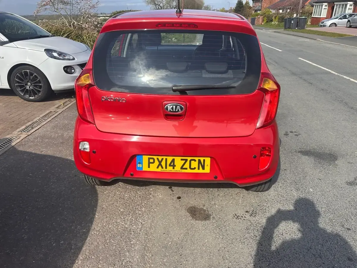 Used Kia Picanto Air 68 HP (50 kW) 2014 Red Hatchback