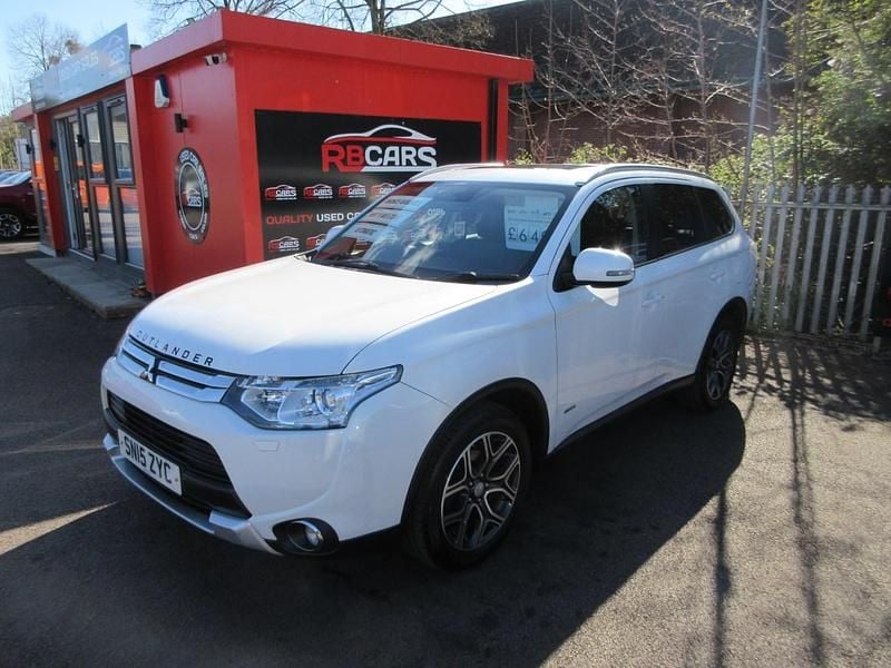 Used Mitsubishi Outlander 150 HP (110 kW) 2015 White SUV