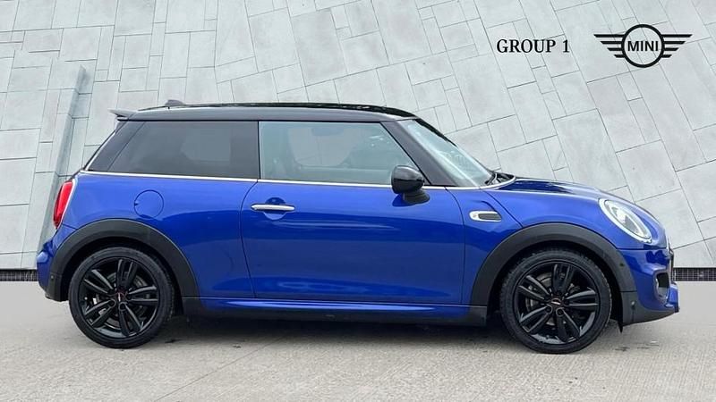 Used Mini Cooper Hatch 134 HP (98 kW) 2019 Blue Hatchback