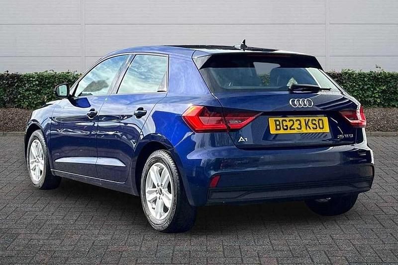 Usado Audi A1 Design 94 HP (69 kW) 2023 Azul SUV