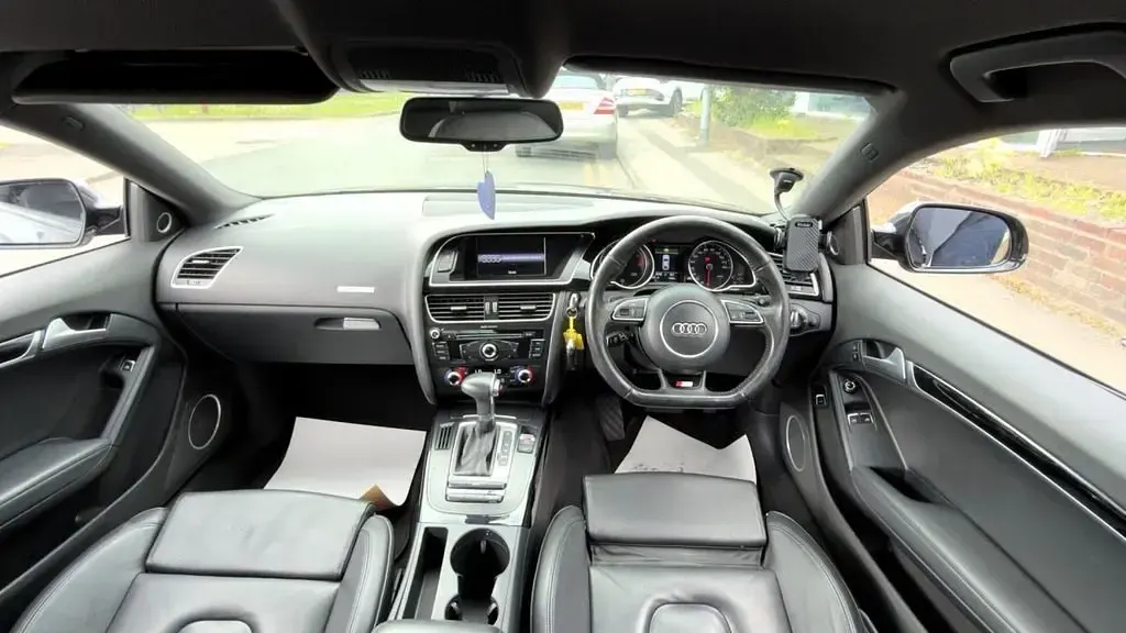 Usado Audi A5 Black Edition 225 HP (165 kW) 2013 Preto Coupé