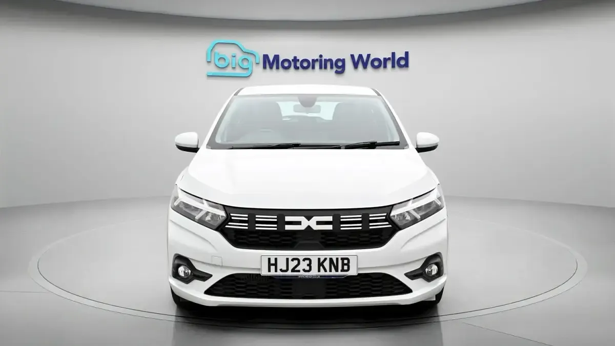 Used Dacia Sandero Expression 90 HP (66 kW) 2023 White Hatchback