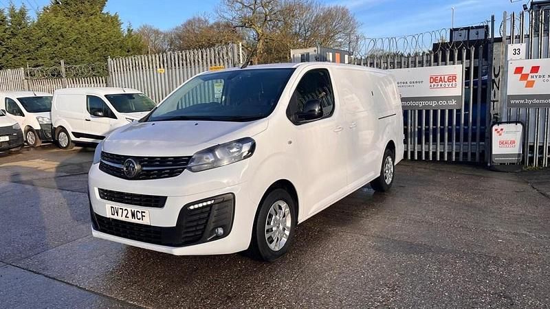 Used Vauxhall Vivaro Sportive 100 HP (73 kW) 2022 White MPV