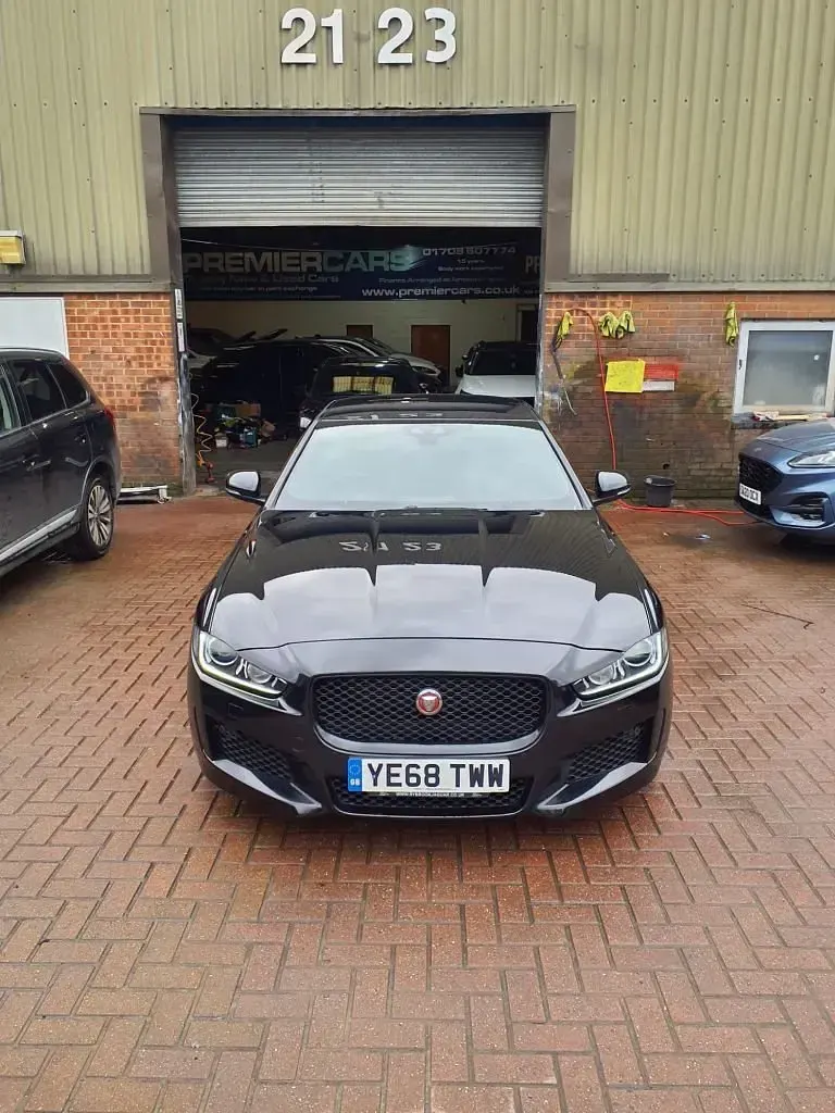 Used Jaguar XE R-Sport 180 HP (132 kW) 2018 Black Sedan