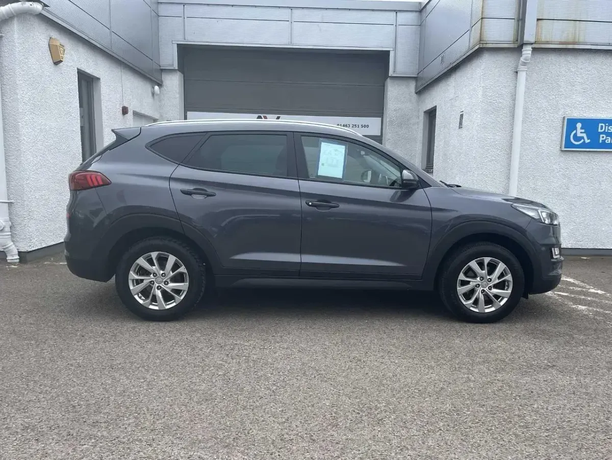 Used Hyundai Tucson SE 130 HP (95 kW) 2018 Grey SUV