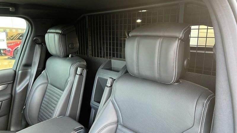 Used Land Rover Discovery 5 HSE Dynamic 346 HP (254 kW) 2024 Black SUV