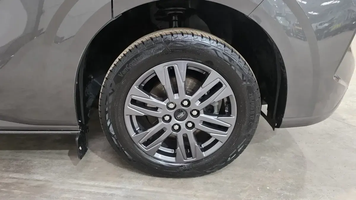 Used Ford Tourneo Titanium 136 HP (100 kW) 2024 Grey MPV
