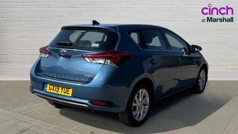 Used Toyota Auris Hybrid 136 HP (100 kW) 2019 Blue Hatchback