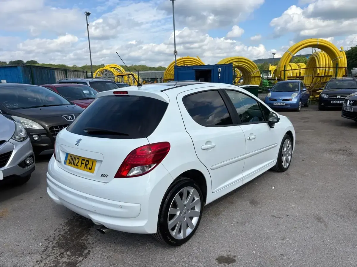 Second-hand Peugeot 207 2012 Alb Hatchback