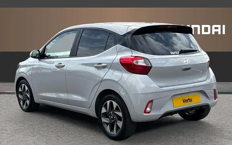 New Hyundai i10 Advanced 83 HP (61 kW) 2025 Red Hatchback