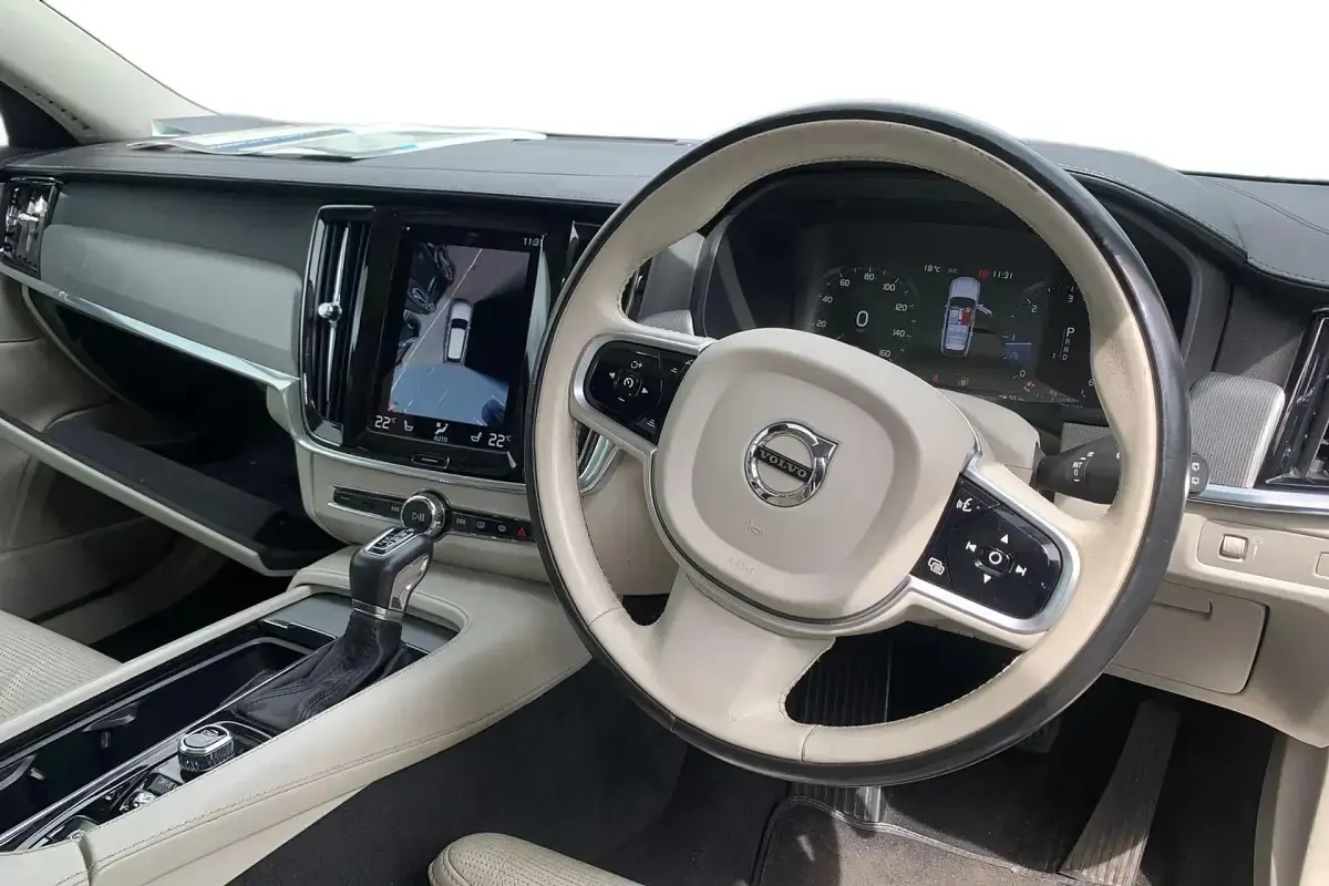 Used Volvo V90 Inscription 235 HP (172 kW) 2019 Bronze Estate