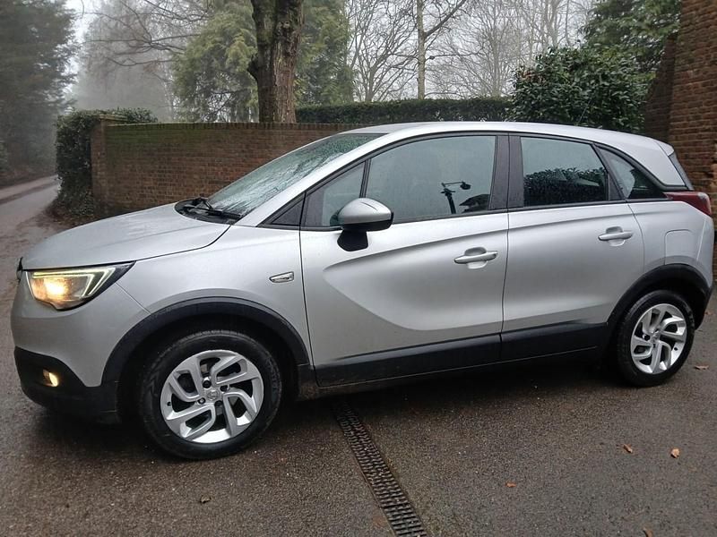 Sovereign silver metallic Used 2017 Vauxhall Crossland X SUV | £5,250 - Image 1/4