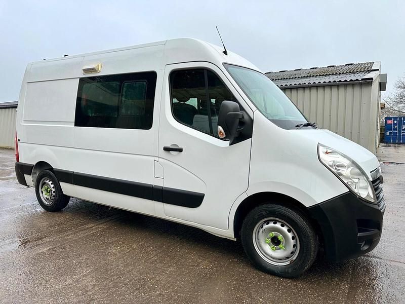 Used Vauxhall Movano 130 HP (95 kW) 2019 White MPV