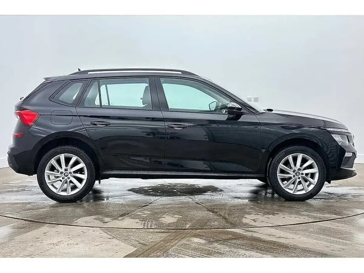 Used Skoda Kamiq SE 70 HP (51 kW) 2025 Black magic pearl effect SUV