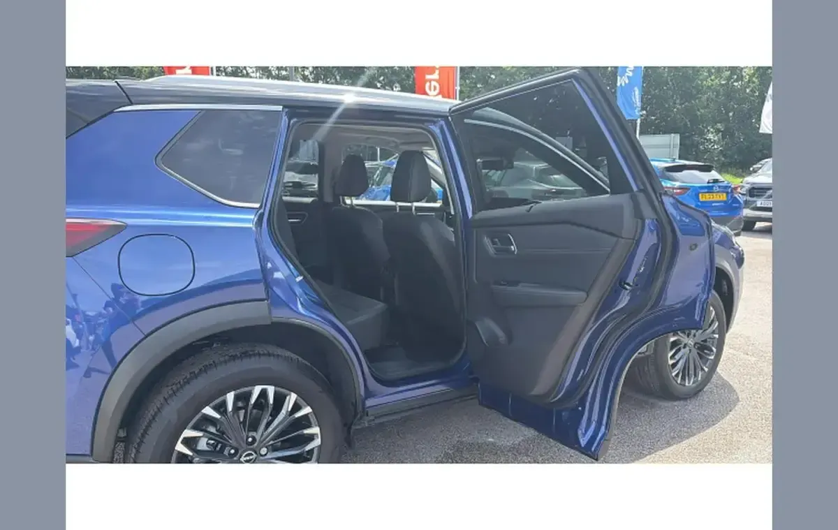 New Nissan X-Trail Tekna 213 HP (156 kW) 2026 Blue SUV