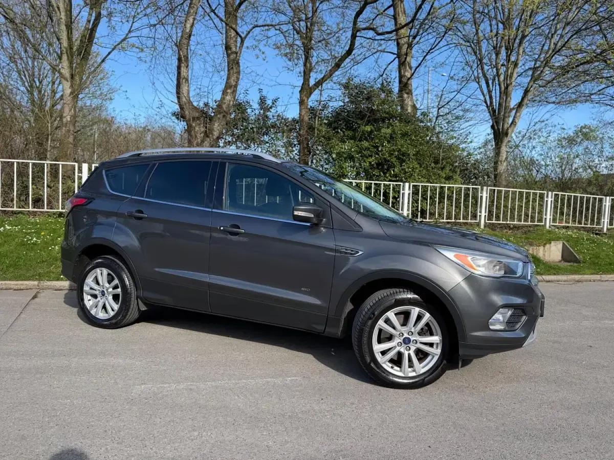 Used Ford Kuga Zetec 150 HP (110 kW) 2017 Grey SUV
