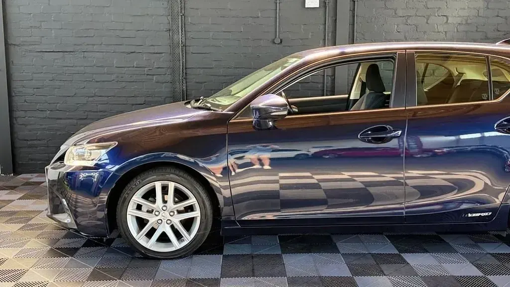 Used Lexus CT200h 136 HP (100 kW) 2018 Blue Hatchback