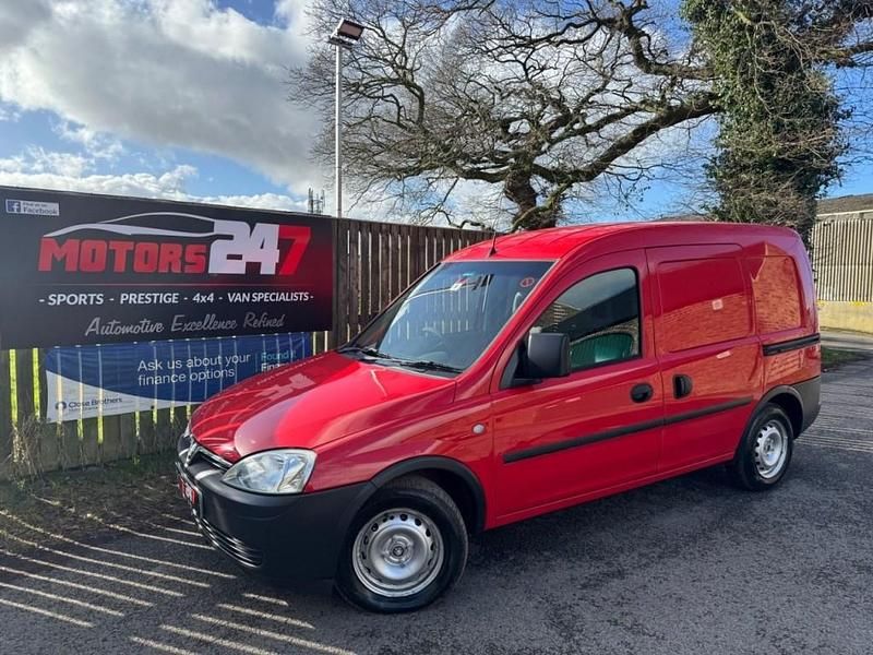 Red Used 2010 Vauxhall Combo MPV | £3,795 (A bit pricey) - Image 1/3