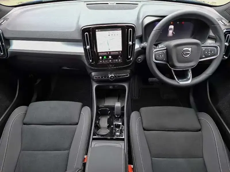 New Volvo XC40 Plus 161 HP (118 kW) 2026 SUV