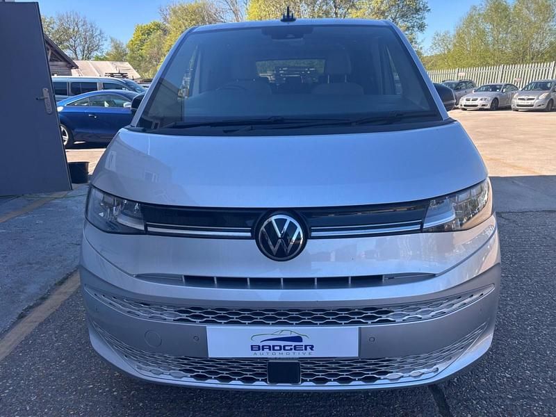 Begagnad VW Multivan Life 218 HK (160 kW) 2024 Silver Minibuss