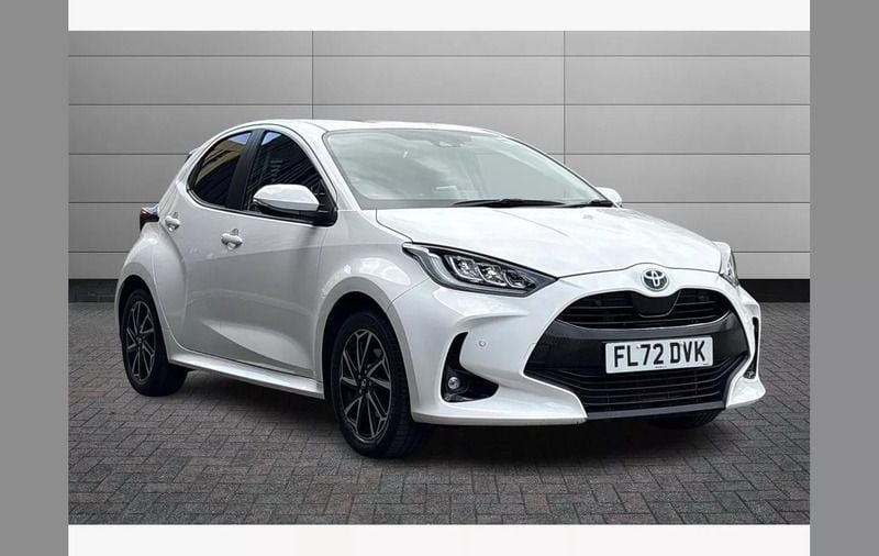 White Used 2022 Toyota Yaris Hybrid Design Hatchback | £15,891 (Good price) - Image 1/4