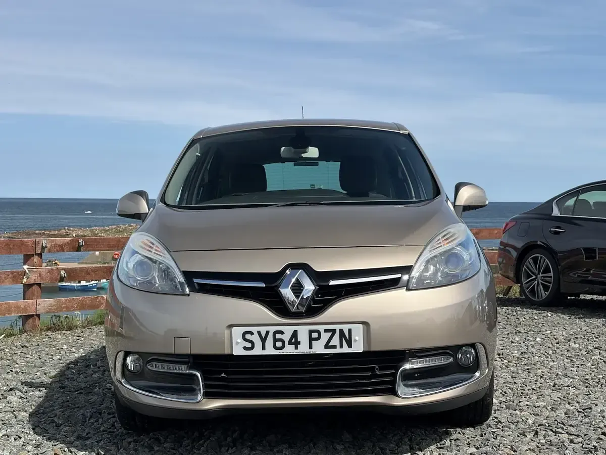 Used Renault Scénic Dynamique 2014 Beige MPV