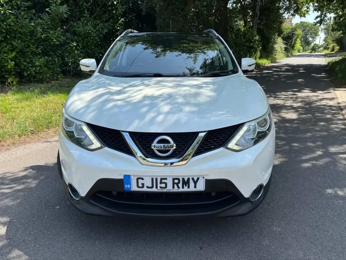 Used Nissan Qashqai N-TEC 110 HP (80 kW) 2015 White SUV