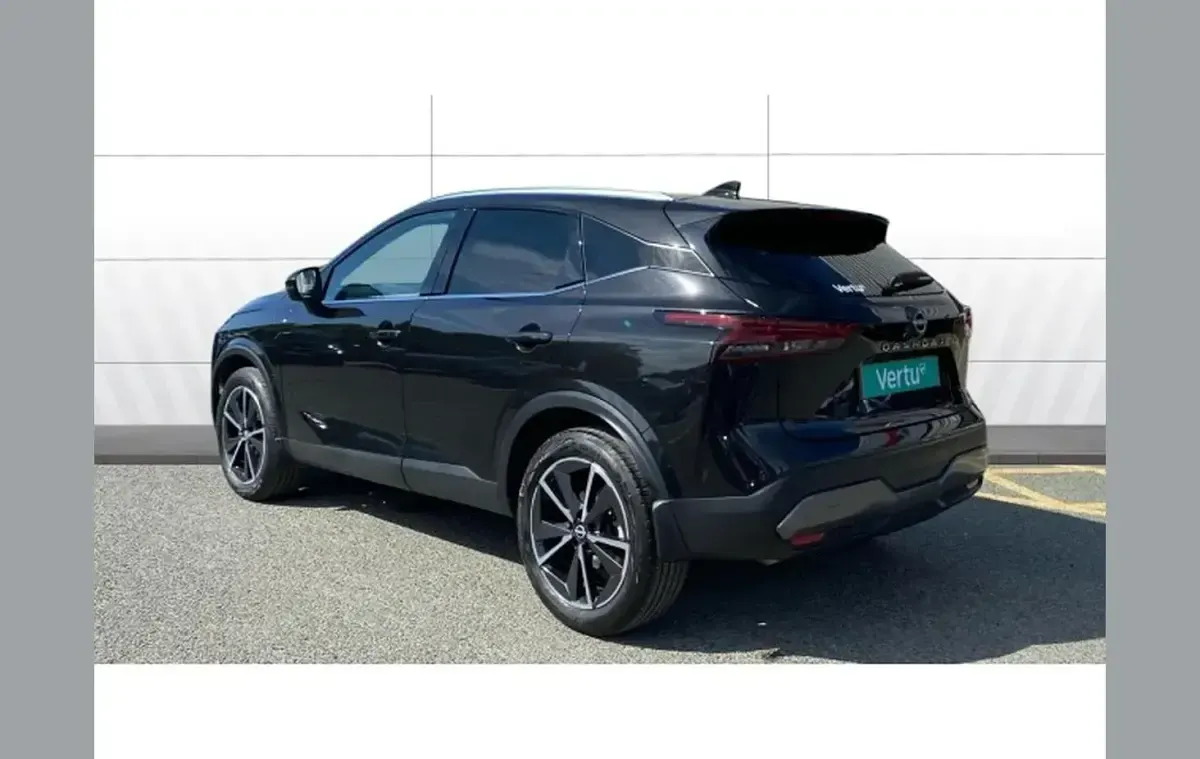 Used Nissan Qashqai Tekna 138 HP (101 kW) 2022 Black SUV