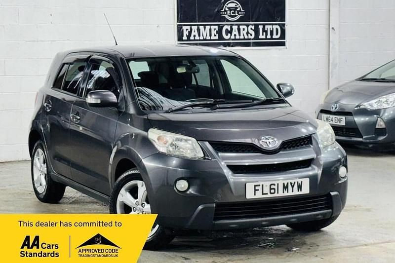 Used Toyota Urban Cruiser 90 HP (66 kW) 2011 Grey Hatchback