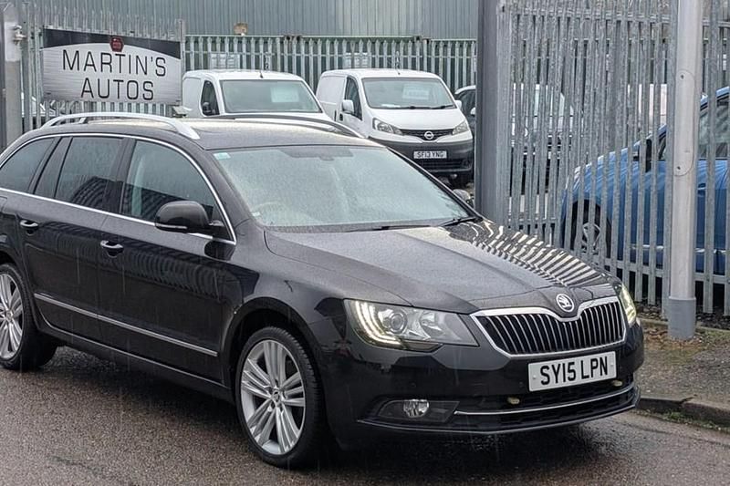 Black Used 2015 Skoda Superb Elegance Estate | £7,950 (Fair price) - Image 1/1