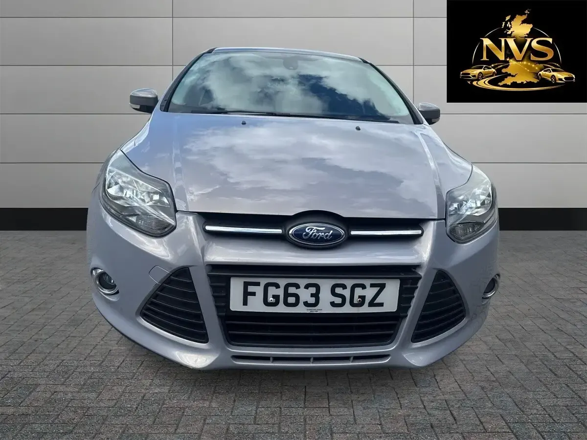 Used Ford Focus Zetec 115 HP (84 kW) 2013 Silver Hatchback