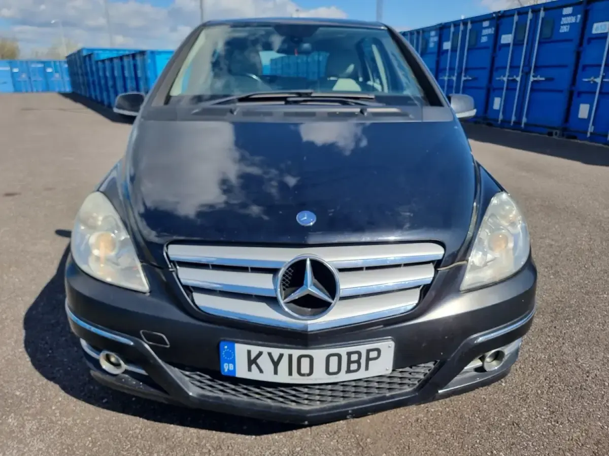 Usado Mercedes B200 2010 Preto Monovolume