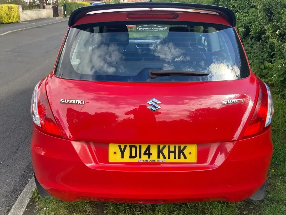 Used Suzuki Swift 2014 Red Hatchback