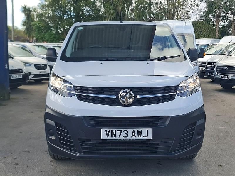 Used Vauxhall Vivaro S 100 HP (73 kW) 2023 White MPV