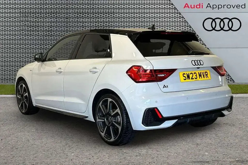 Used Audi A1 Black Edition 108 HP (79 kW) 2023 White SUV