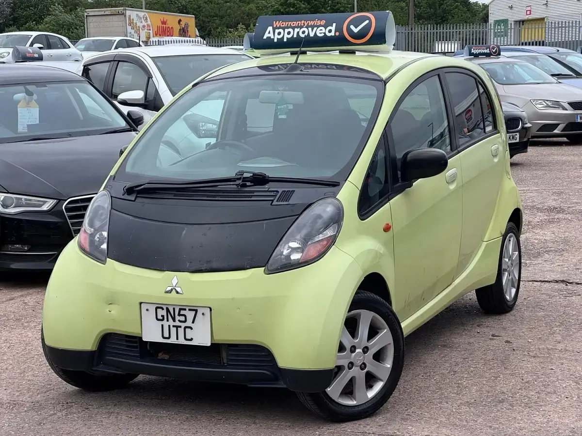 Used Mitsubishi i 64 HP (47 kW) 2008 Yellow Hatchback