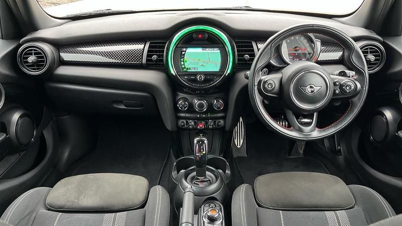 Used Mini Cooper S Hatch 189 HP (139 kW) 2018 White Hatchback