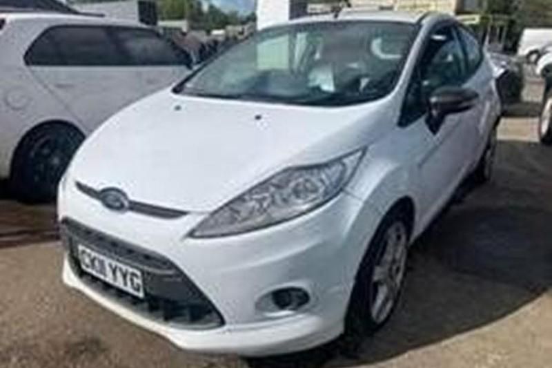 White Used 2011 Ford Fiesta Zetec Hatchback | £1,995 (Super price) - Image 1/1