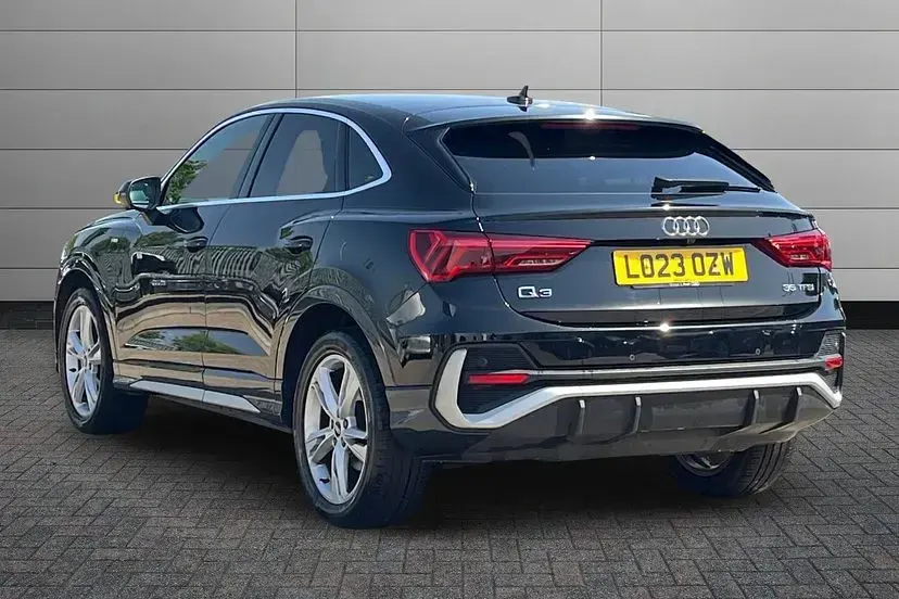 Used Audi Q3 Sportback Comfort 148 HP (108 kW) 2023 Mythos black SUV